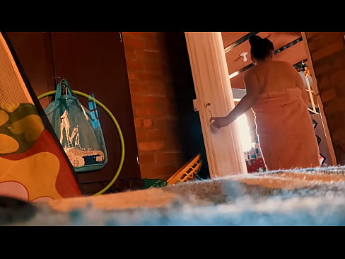 ❤️ Setäni seuraa minua suihkuun, hän nussii minua samalla kun käyn suihkussa. ️❌ Seksivideo at us ❌❤